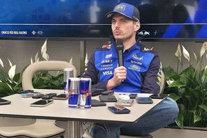 „Ieși afară!” » Max Verstappen a refuzat să înceapă conferința până a ieșit reporterul The Guardian!