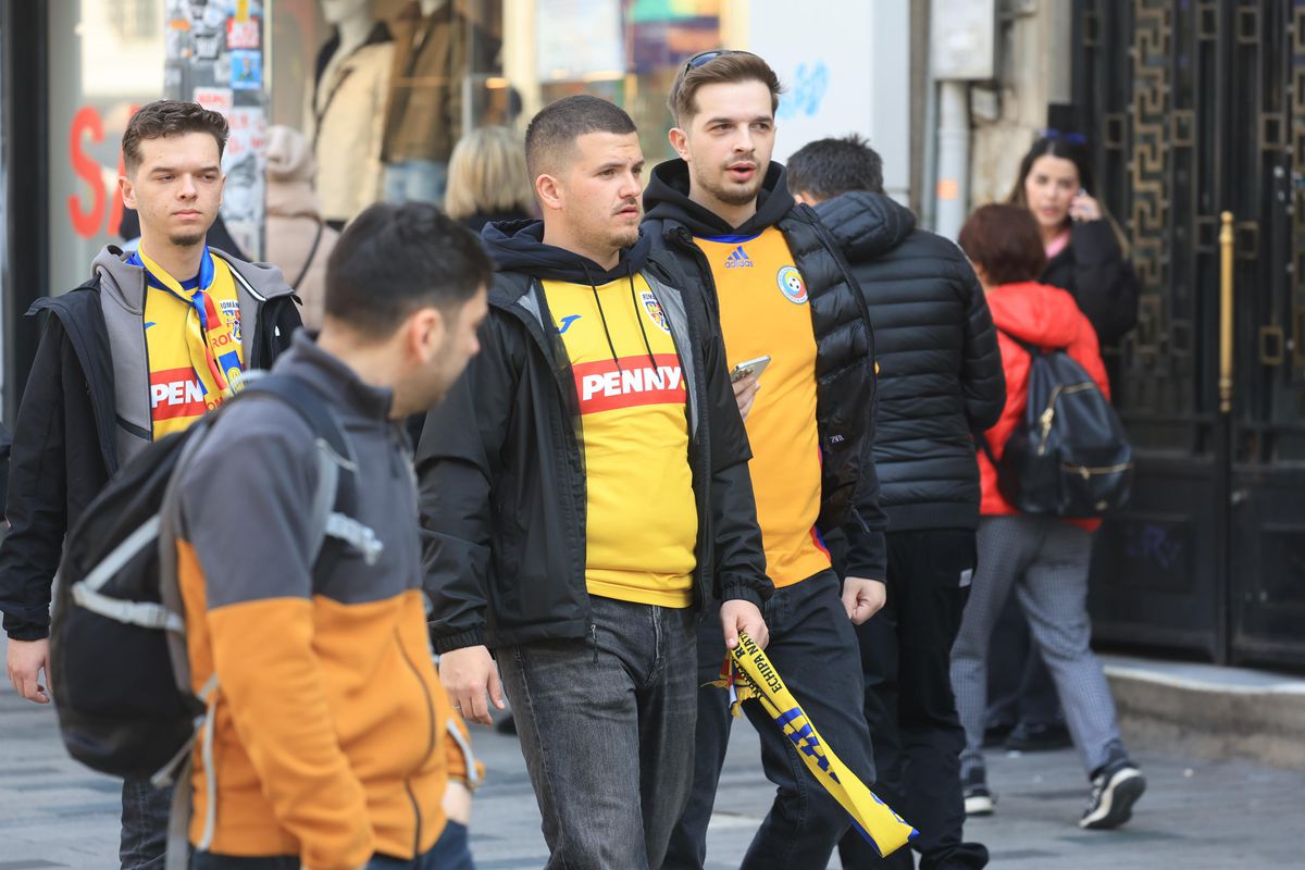 Imagini din jurul stadionului înainte de Turcia - România