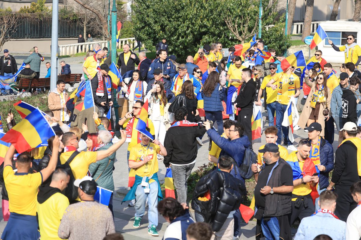 Imagini din jurul stadionului înainte de Turcia - România