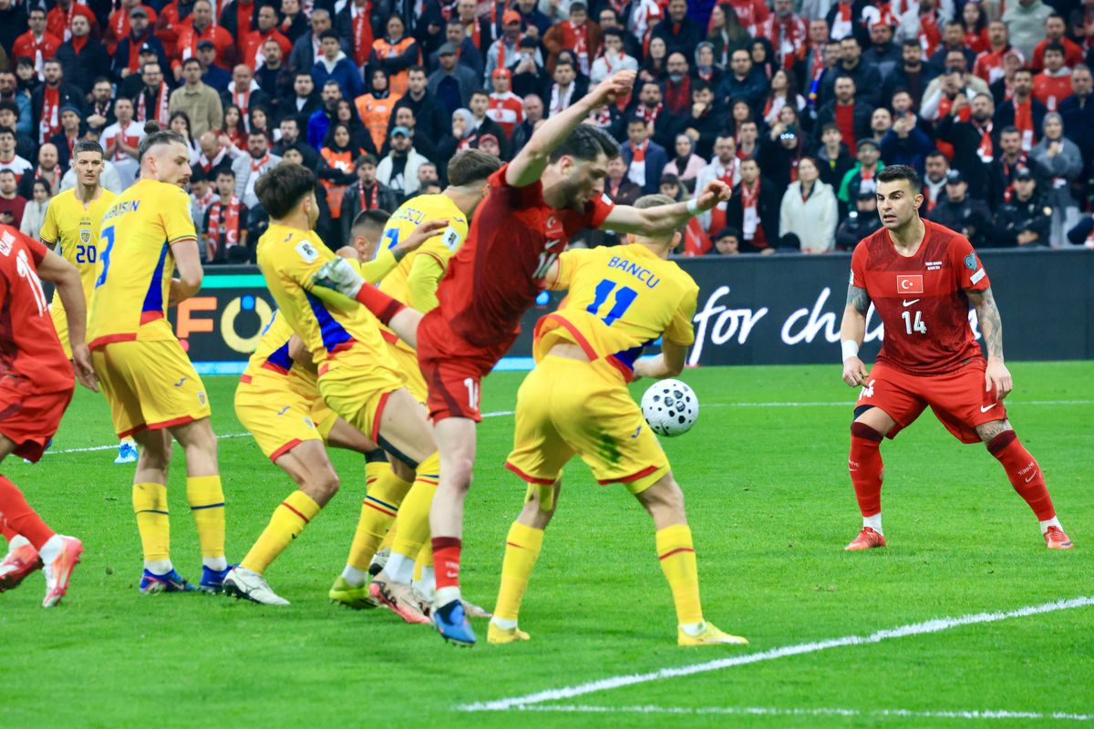 Ce s-a întâmplat pe gazon, imediat după Turcia - România: scenele pentru istorie cu Mircea Lucescu, la ultimul meci mare al carierei