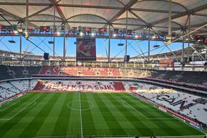 Echipa de start, confirmată! + Românii au plecat încolonați spre stadion. Familia lui Drăgușin, în galerie. Apelul la o deplasare civilizată e întâmpinat cu huiduieli