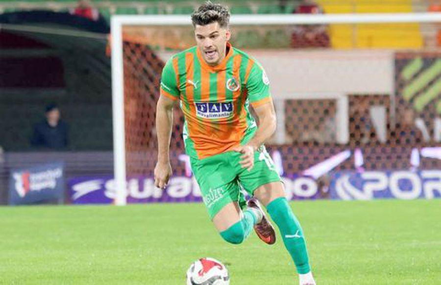 Ianis Hagi la Alanyaspor Fost oficial al lui Beșiktaș: „Mi-a fost frică de bătaie în pub-ul englezesc, după acel gol al lui Hagi”