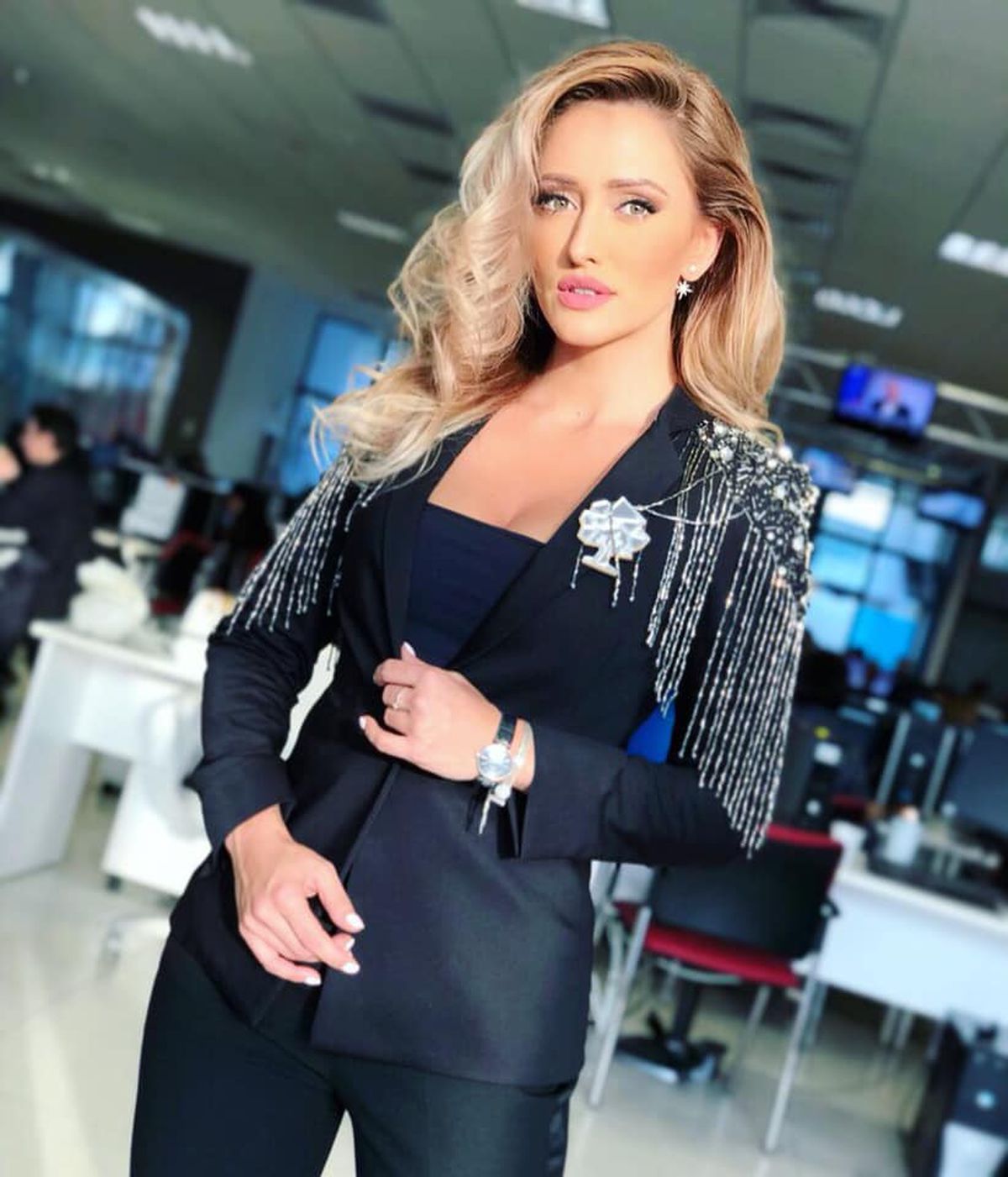 GALERIE FOTO Iuliana, cea mai spectaculoasă apariție la TV! Ce calitate ar trebui să aibă bărbat ideal: „Sunt greu de strunit”