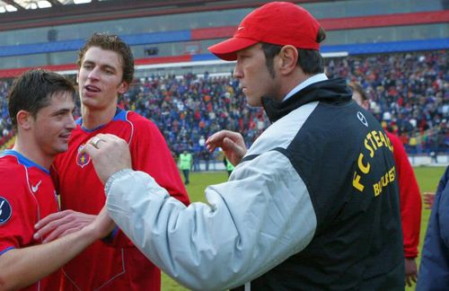 Zenga a fost demis de FCSB cu 3 etape înainte de finalul sezonului 2004-2005, când roș-albaștrii au reușit să câștige trofeul Ligii 1