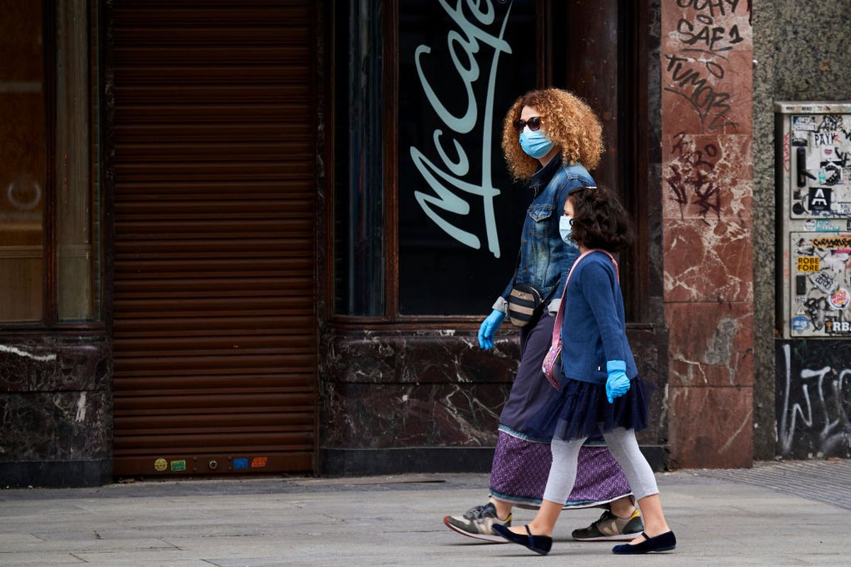 Ministrul Marcel Vela a elucidat misterul gecii de piele: „Se pare că ea nu este orice geacă” :)