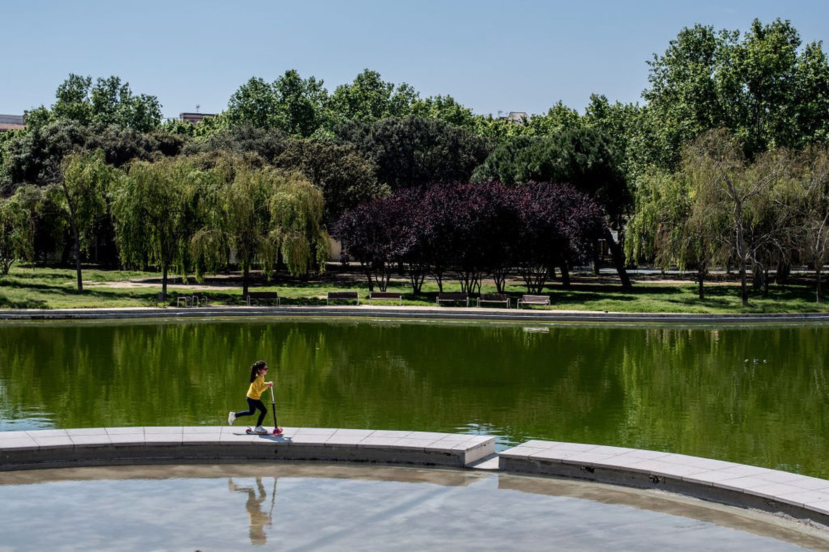 Ministrul Marcel Vela a elucidat misterul gecii de piele: „Se pare că ea nu este orice geacă” :)