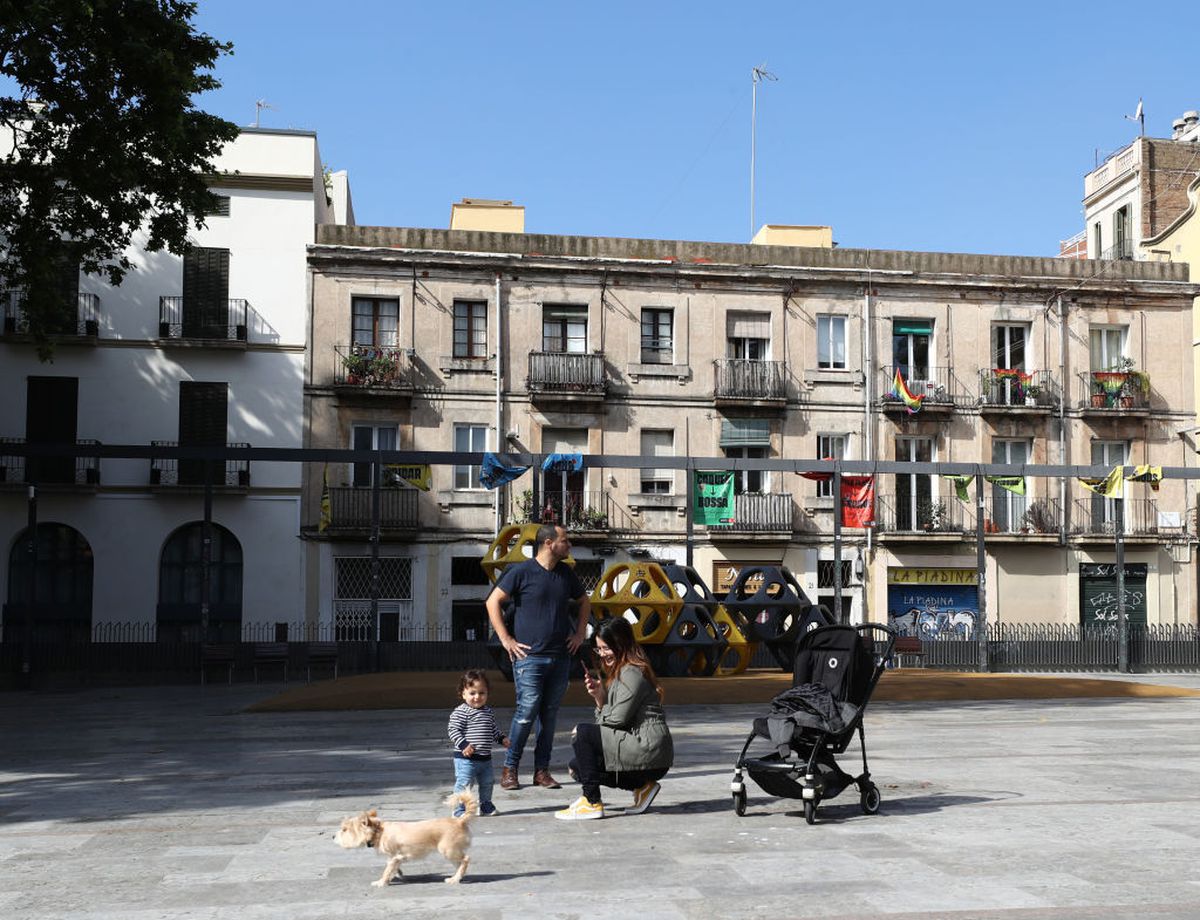 Spaniolii au început să reducă restricțiile » Copiii sub 15 ani au ieșit astăzi afară și au oferit imagini superbe