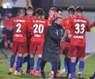 Thomas Neubert, preparatorul fizic al lui FCSB eliminat pentru proteste după meciul cu Sepsi (1-2), a fost suspendat o lună! Practic, nu va mai putea să stea pe banca roș-albaștrilor până la finalul campionatului.