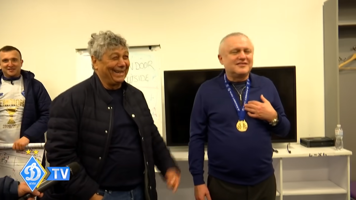 Mircea Lucescu, așa cum nu l-ați mai văzut! A fost aruncat în sus și udat cu șampanie în vestiar