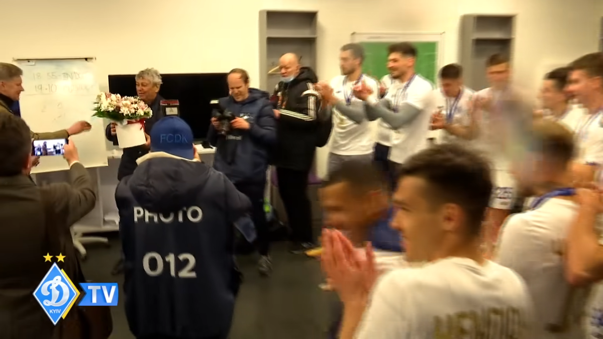 FOTO Mircea Lucescu a ieșit campion cu Dinamo Kiev. Imagini din vestiar