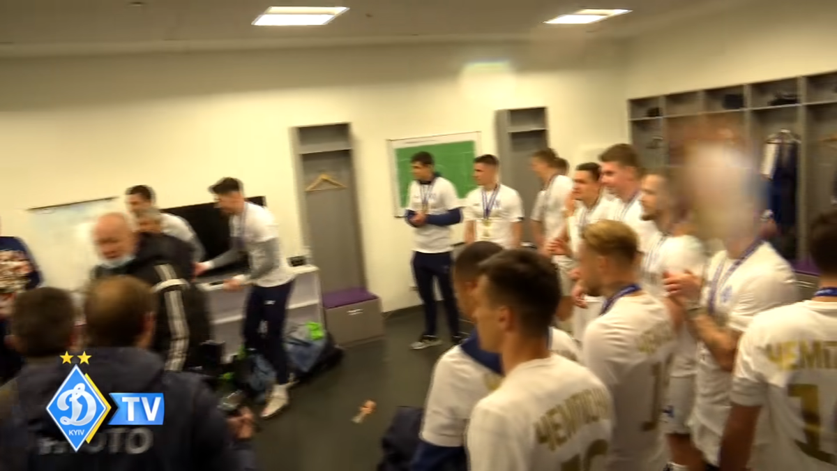 FOTO Mircea Lucescu a ieșit campion cu Dinamo Kiev. Imagini din vestiar