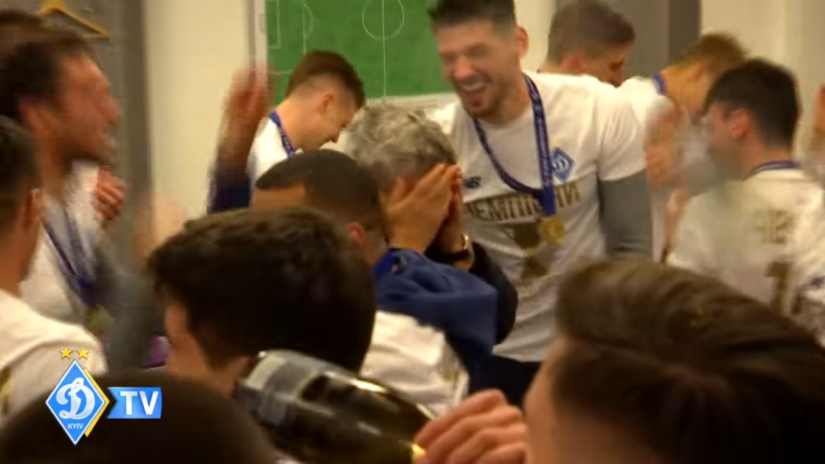 FOTO Mircea Lucescu a ieșit campion cu Dinamo Kiev. Imagini din vestiar