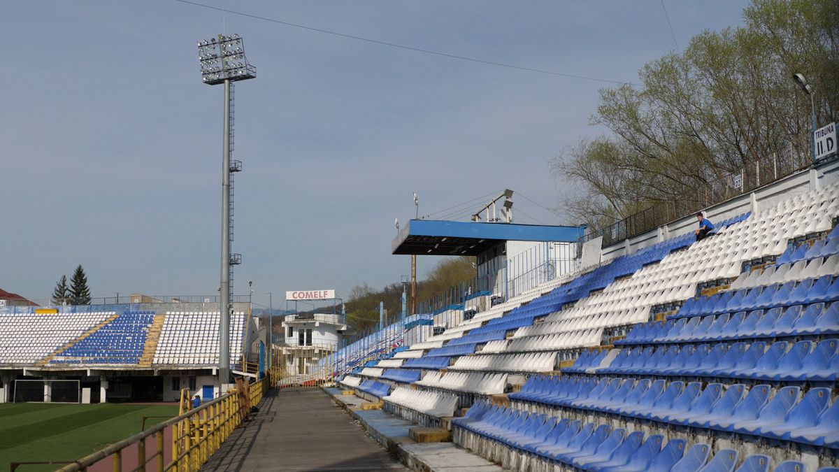 REPORTAJ. Pe Gloria Bistrița o găsește centenarul cu un stadion prăpădit