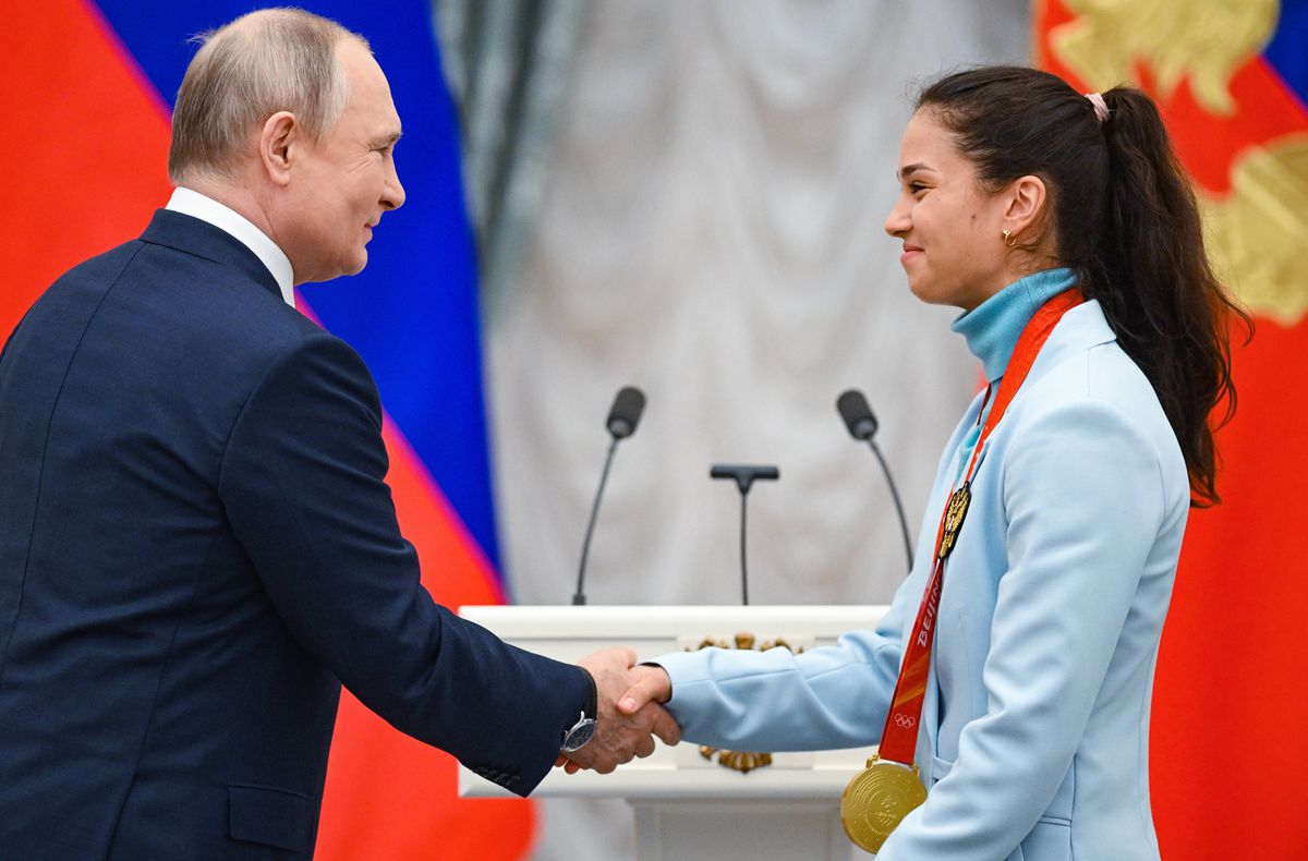 Campionii olimpici ai Rusiei, primiți azi de Putin doar după „o carantină obligatorie” » Imagini și detalii din spatele ușilor închise de la Kremlin