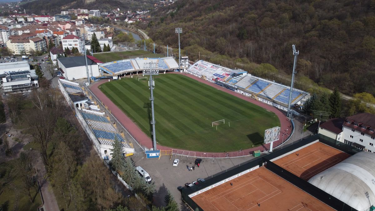 REPORTAJ. Pe Gloria Bistrița o găsește centenarul cu un stadion prăpădit