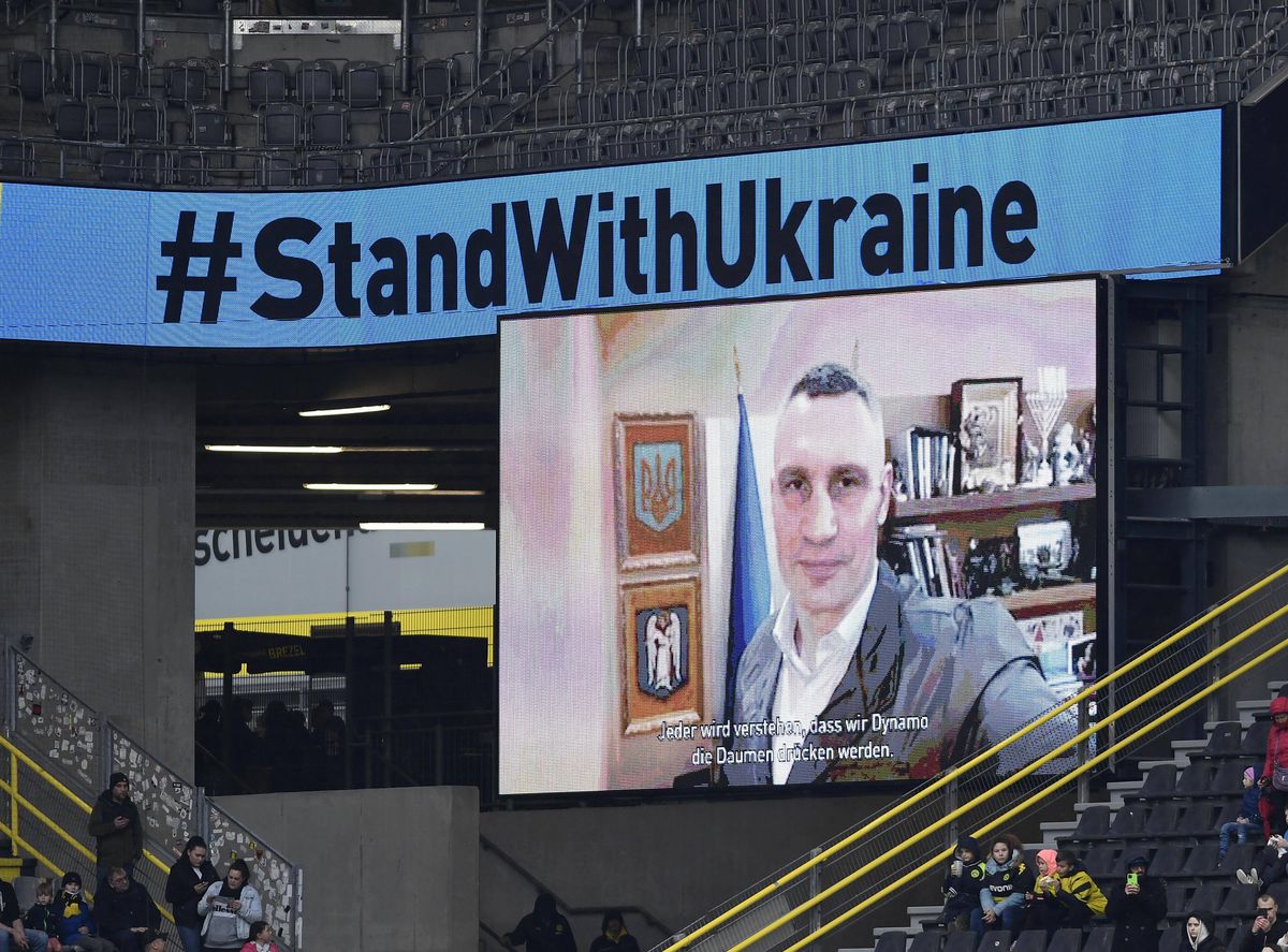 Mircea Lucescu, victorie în amicalul caritabil contra lui Dortmund » Momente emoționante + suma impresionantă strânsă din donațiile fanilor