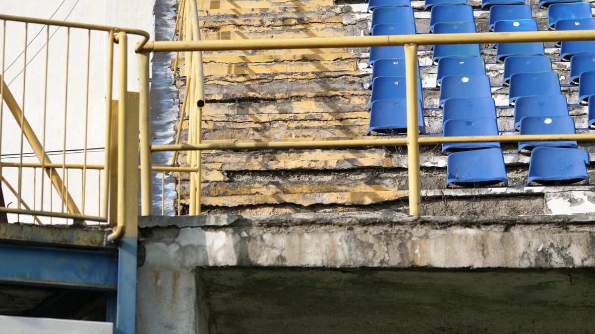 REPORTAJ. Pe Gloria Bistrița o găsește centenarul cu un stadion prăpădit