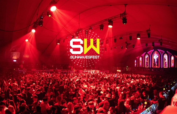 Peste 10.000 de turiști străini vin în România pentru cea de-a treizecea ediție a festivalului de muzică electronică Sunwaves