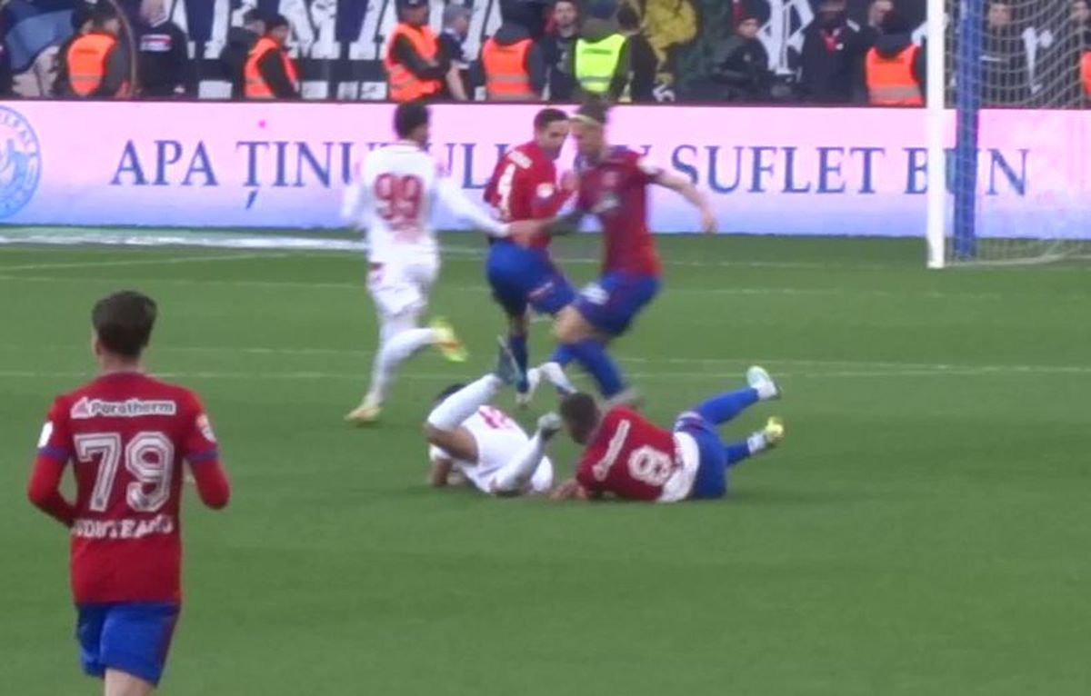 FOTO Accidentare Dani Iglesias în CSA Steaua - Dinamo