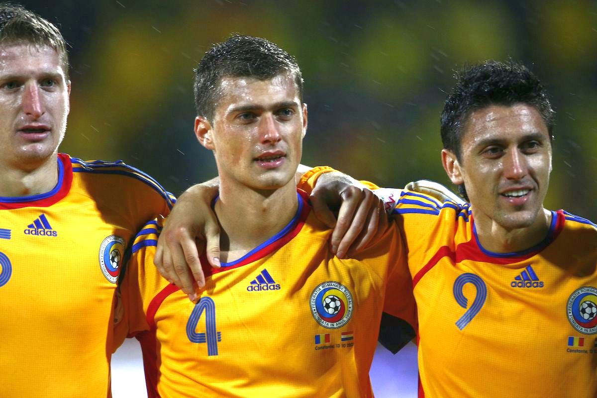 Dezvăluirile lui Gabi Tamaș despre escapada din hotelul naționalei: „Am fost mai mulți la șpriț, dar doar eu și cu Mutu am fost excluși” + povestea neștiută a pumnilor dați și luați în Anglia