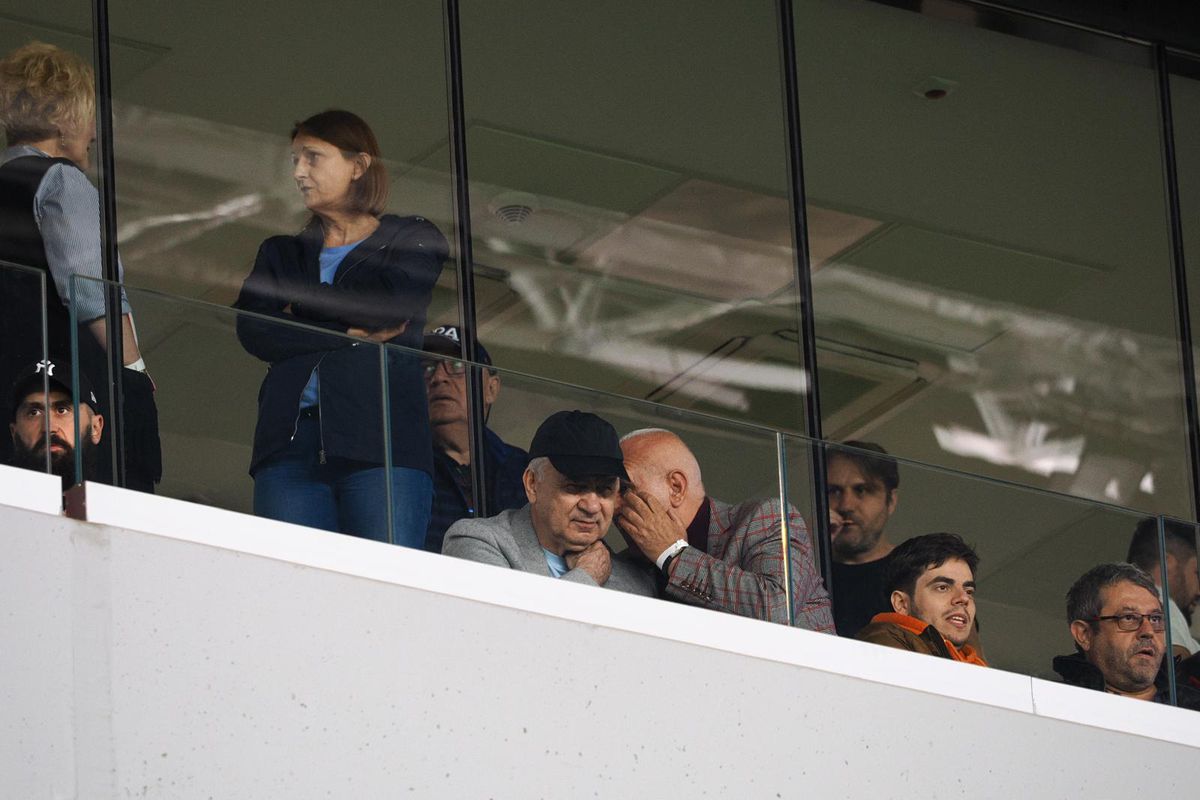 Fostul jucător și antrenor al lui Dinamo îi „desființează” pe stoperii „câinilor”: „Ce fundaşi centrali sunt ăştia!?”