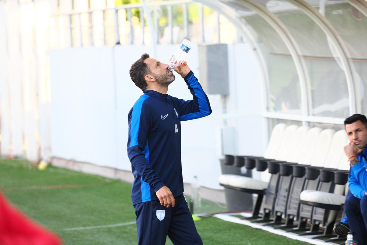 Înainte de Dinamo - Voluntari