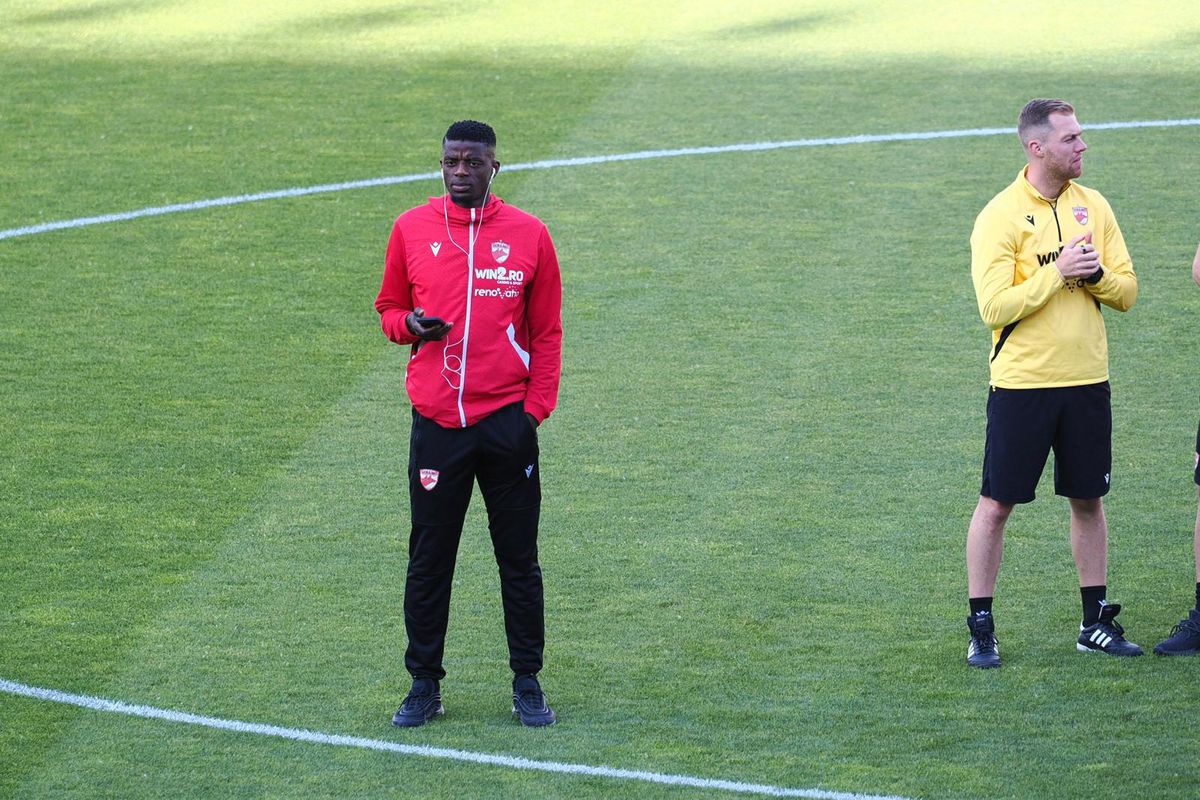 Înainte de Dinamo - Voluntari