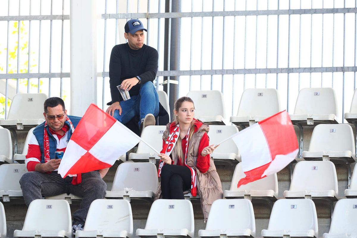 Înainte de Dinamo - Voluntari