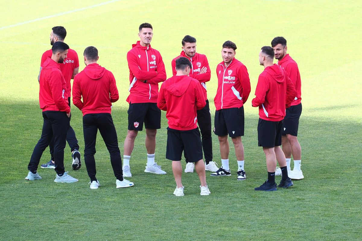 Înainte de Dinamo - Voluntari