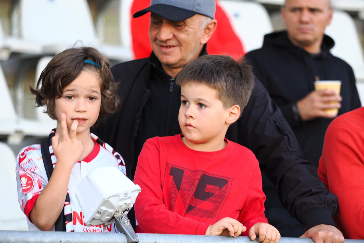 Înainte de Dinamo - Voluntari