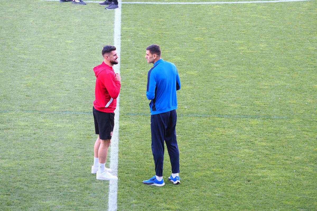 Înainte de Dinamo - Voluntari