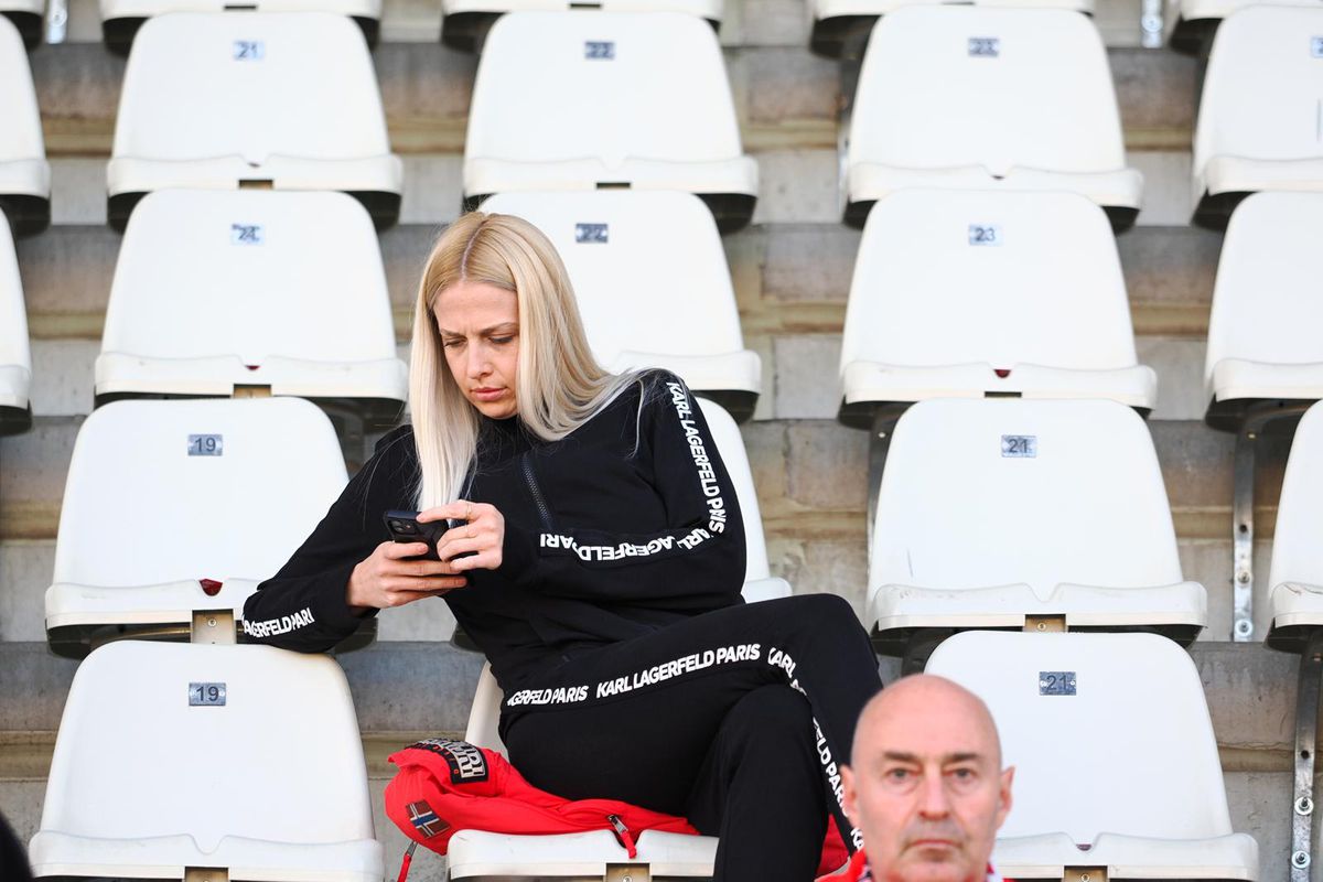 Înainte de Dinamo - Voluntari