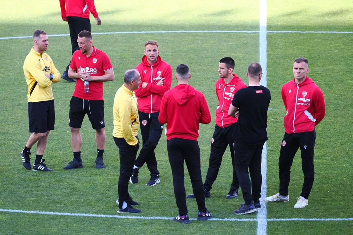 Înainte de Dinamo - Voluntari