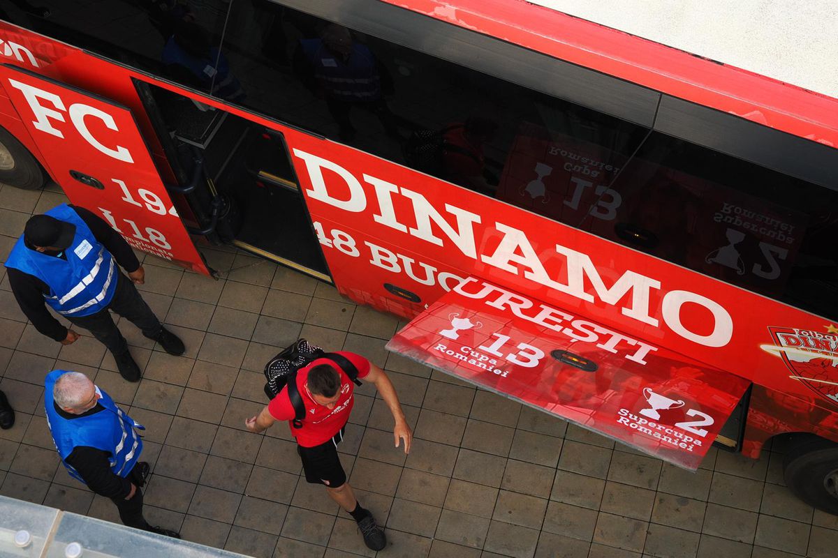 Înainte de Dinamo - Voluntari