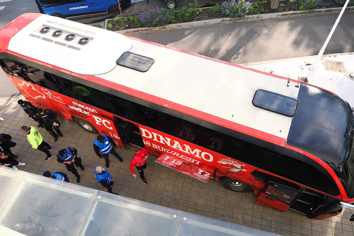 Înainte de Dinamo - Voluntari