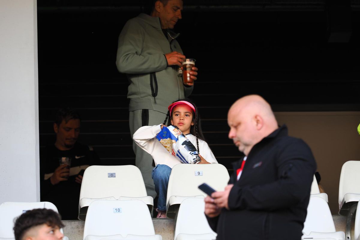 Înainte de Dinamo - Voluntari