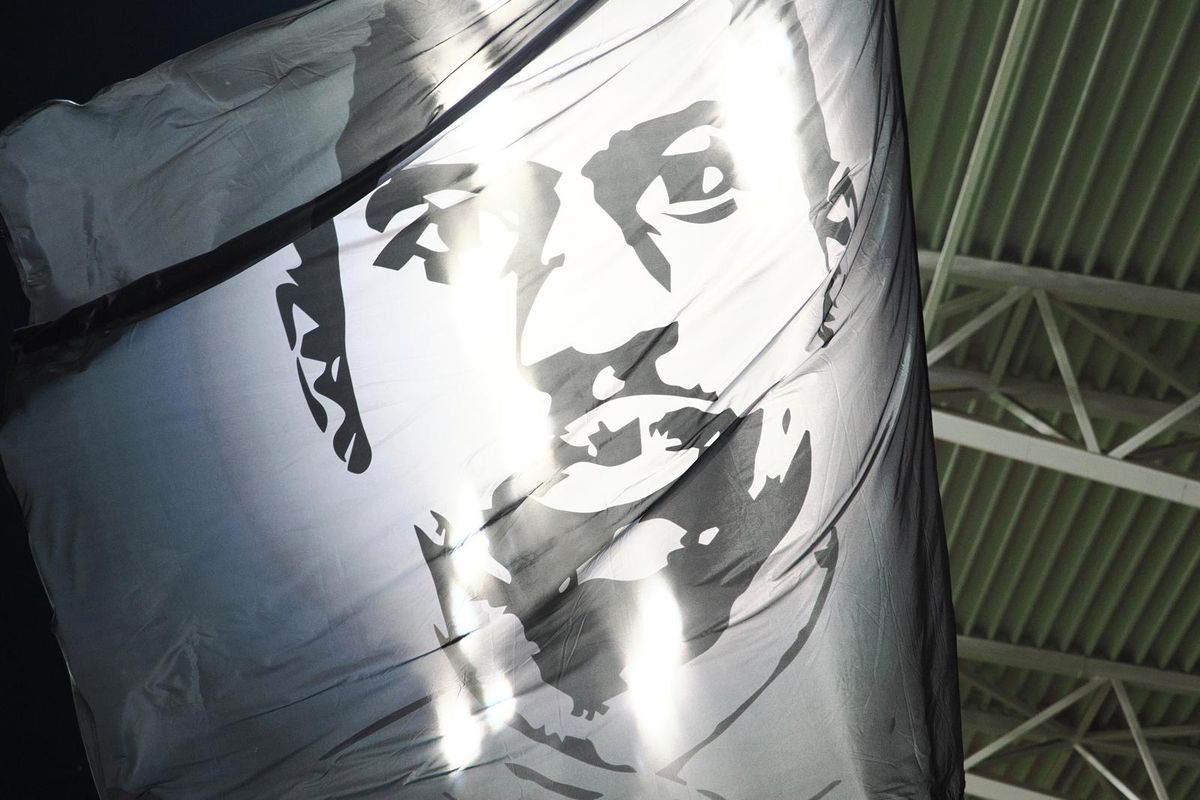 Fostul jucător și antrenor al lui Dinamo îi „desființează” pe stoperii „câinilor”: „Ce fundaşi centrali sunt ăştia!?”