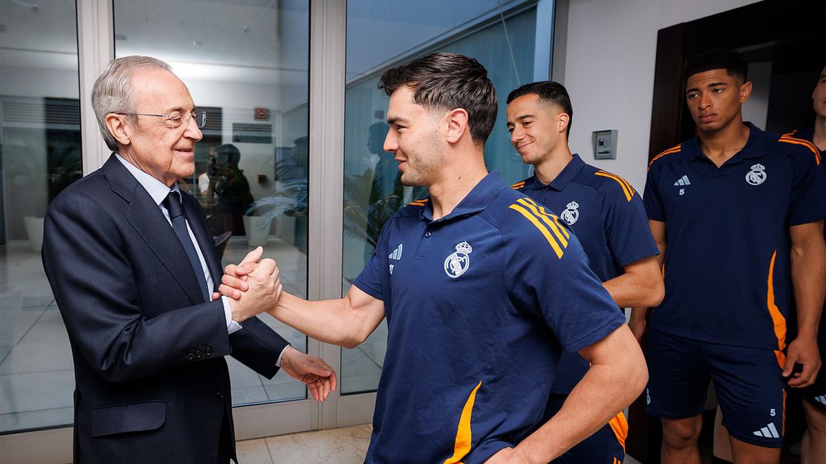 Florentino Perez este la Sevilla alături de jucătorii de la Real Madrid