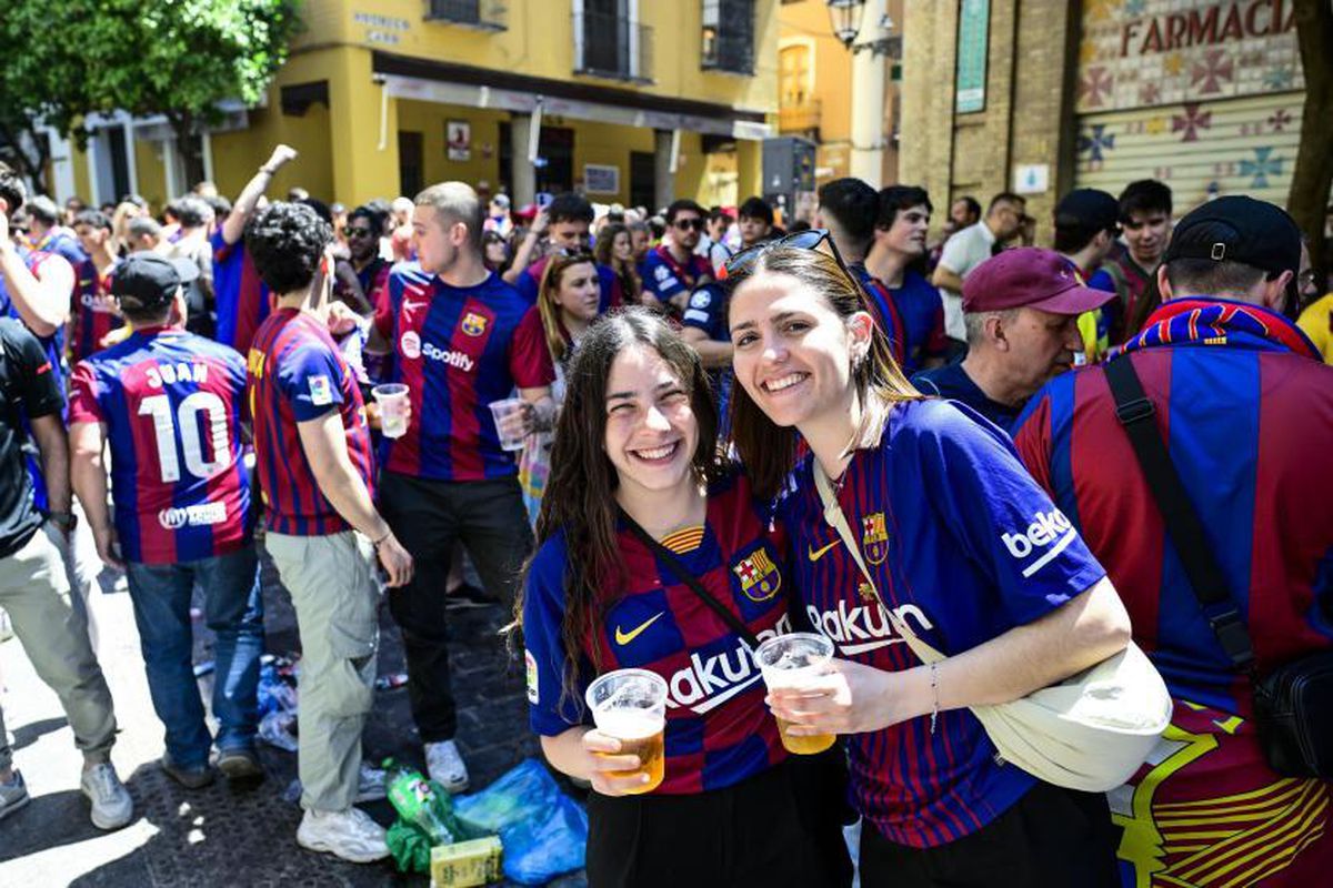 Imaginea zilei la Sevilla, înainte de Barcelona - Real Madrid » Până unde au mers fanii