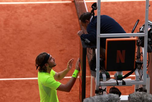 Stefanos Tsitsipas a avut câteva confruntări cu arbitrul de scaun FOTO Guliver/GettyImages