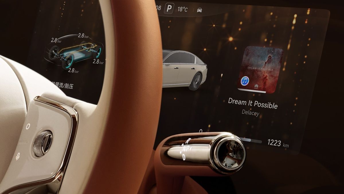 Mașina care seamănă izbitor cu Rolls-Royce și Mercedes » E mult mai ieftină decât cei doi giganți auto