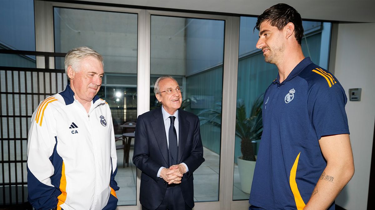 Florentino Perez este la Sevilla alături de jucătorii de la Real Madrid