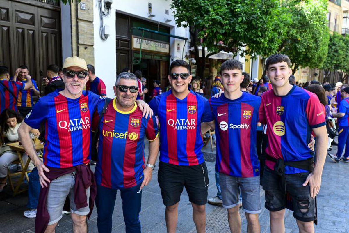Fanii celor de la Barcelona au făcut show în Sevilla înaintea meciului cu Real Madrid
