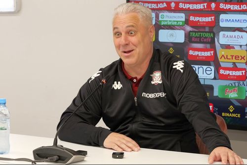 Marius Șumudică a încercat să pară neafectat de ultimele evenimente de la Rapid și a vorbit despre el laudativ, la persoana a 3-a