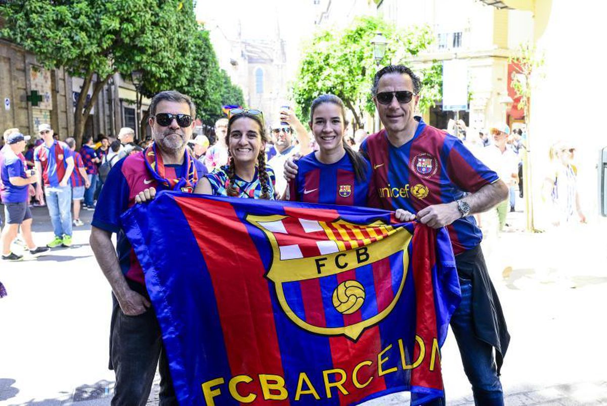 Fanii celor de la Barcelona au făcut show în Sevilla înaintea meciului cu Real Madrid