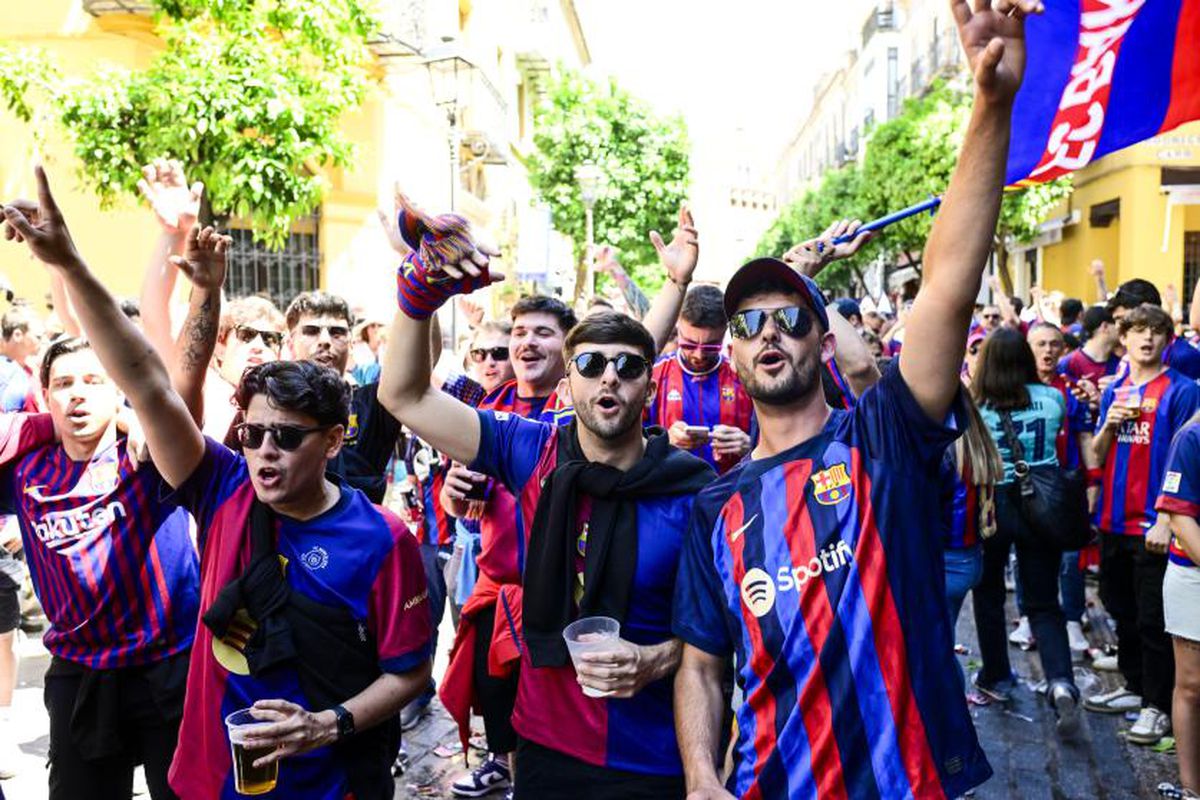 Imaginea zilei la Sevilla, înainte de Barcelona - Real Madrid » Până unde au mers fanii