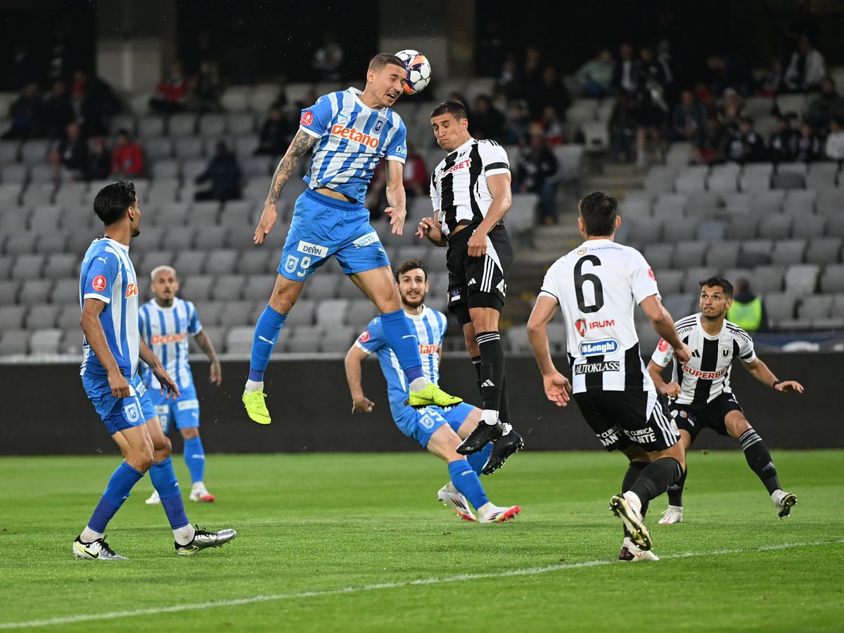 U Cluj - Universitatea Craiova 2-1 » Scapă decisiv FCSB? Zajkov i-a îngropat pe olteni în gazonul „subacvatic” de pe Cluj Arena și îi furnizează campioanei mingea de titlu