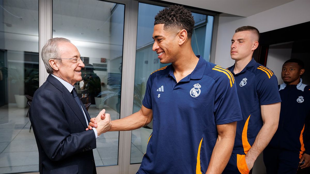 Florentino Perez este la Sevilla alături de jucătorii de la Real Madrid