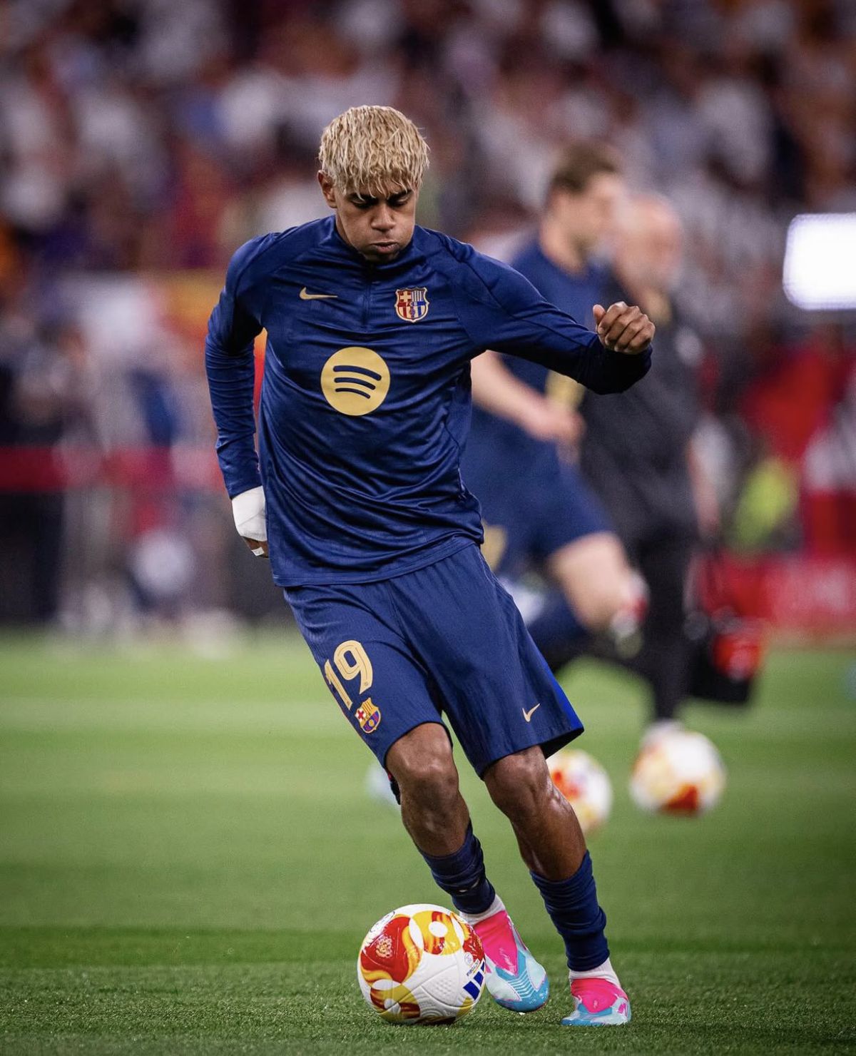 Fanii celor de la Barcelona au făcut show în Sevilla înaintea meciului cu Real Madrid