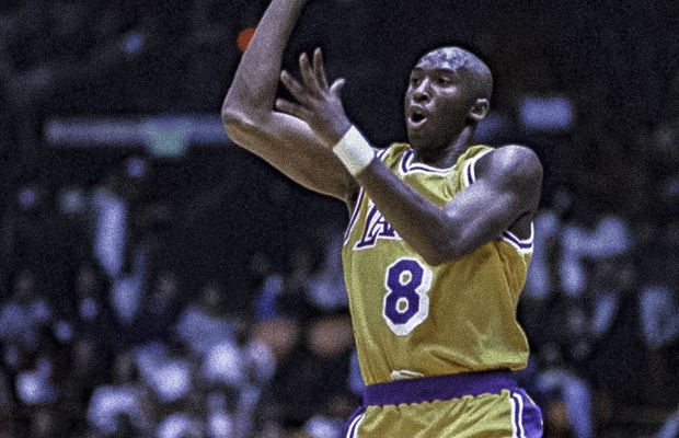 Echipamentul de debut al lui Kobe Bryant, vândut pentru o sumă uriașă!